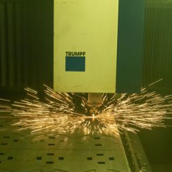 Meteor Umformtechnik Feinschneidteile Biegeteile Baugruppen Schleifen Bürsten