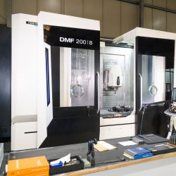 Meteor Umformtechnik Feinschneidteile Biegeteile Baugruppen Schleifen Bürsten